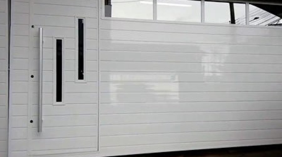 Portão automático em alumínio fabricado e instalado pela PW em São Paulo